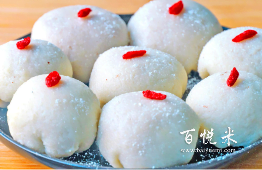 糯米糍的做法快學(xué)起來，甜糯松軟，滿滿的花生芝麻餡兒